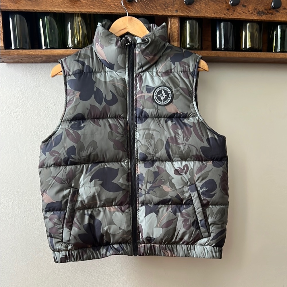 Sketchers Floral Camo Puffer Vest